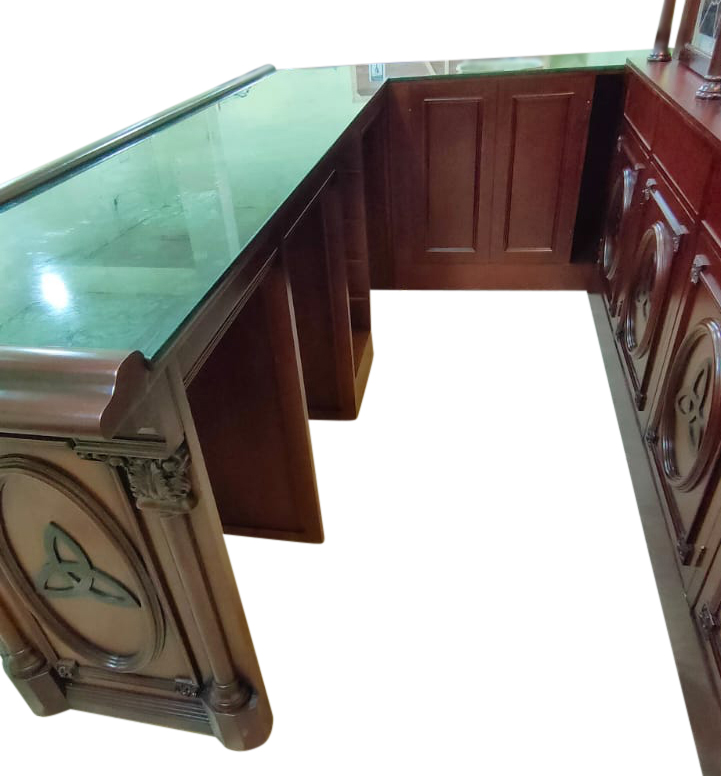 Classic Bar with Celtic Knot Panels & Stained Glass - Bar WNL172 - Image 4
